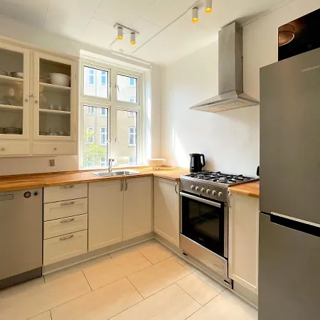 Two Bedroom Flat In Vibrant Area Appartamento *