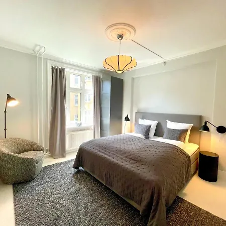 Two Bedroom Flat In Vibrant Area Appartamento