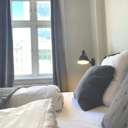 Apartment Two Bedroom Flat In Vibrant Area